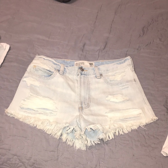 Shorts - Picture 2 of 3